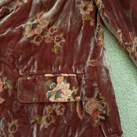 EUC Hutch Floral Burnout Velvet Blazer - Picture 6 of 7